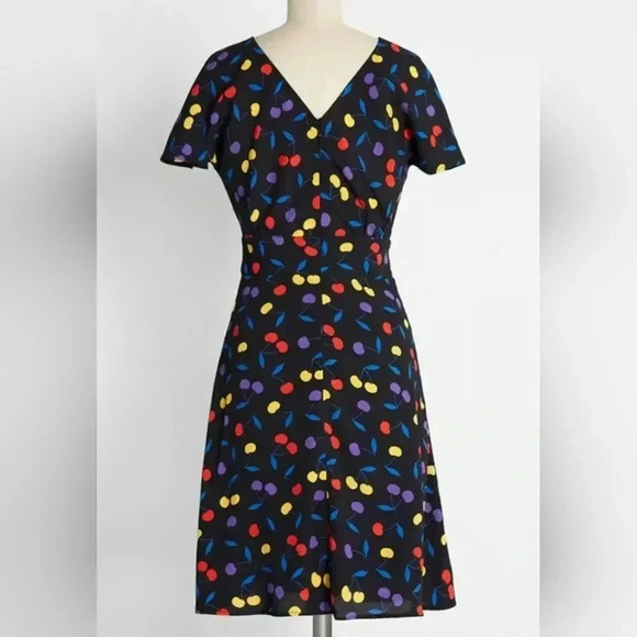 NWT ModCloth Forever at Ease Mini Dress Black Cherry Bomb Recycled Poly Size L - Picture 3 of 10
